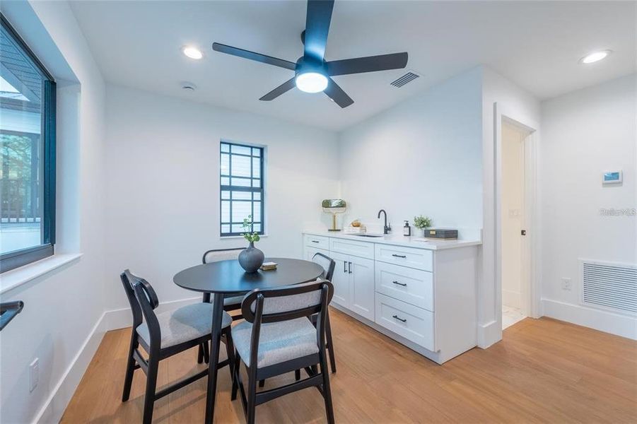 Furnished interior view inside a new home in , Sarasota (Image 70).