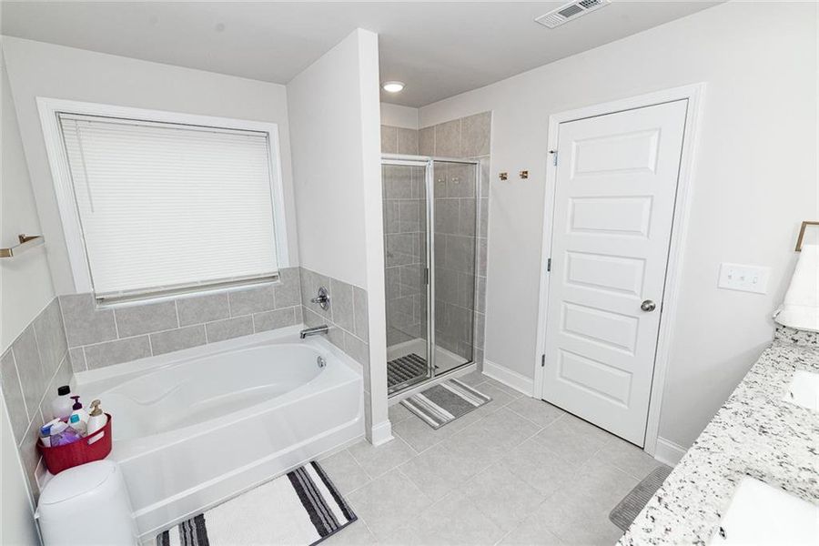 Furnished interior view inside a new home in , Lawrenceville (Image 25).