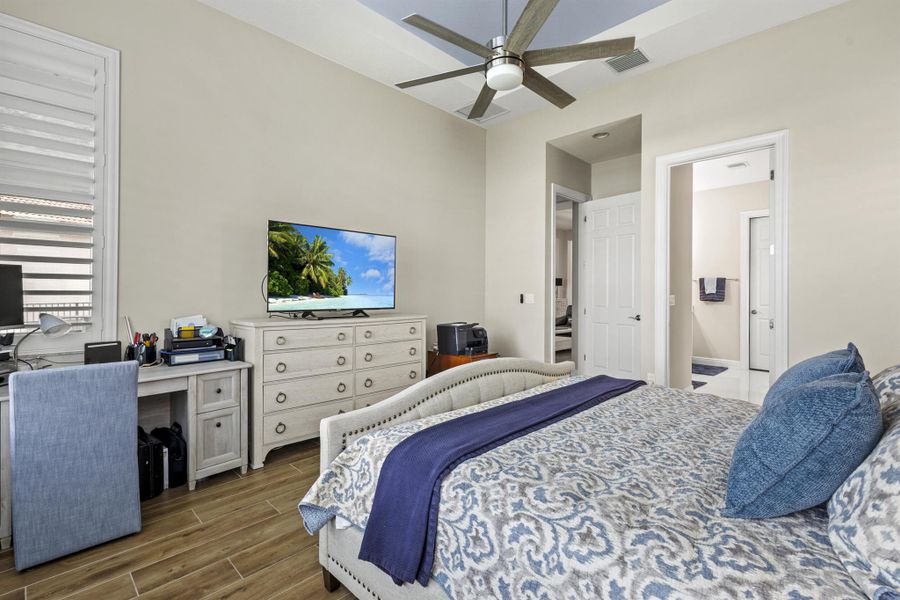 Furnished interior view inside a new home in , Port St. Lucie (Image 14).