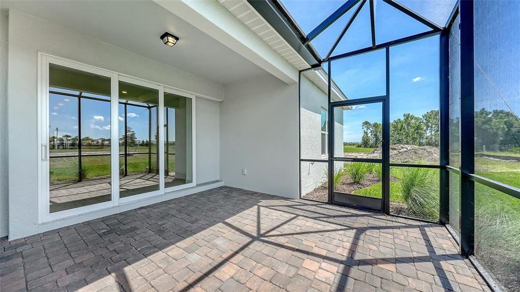 Exterior details and patio area of a home in Palmera, Venice (Image 21).