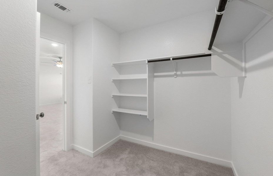 Spacious, unfurnished interior of a new home in Sonterra, Jarrell (Image 14).