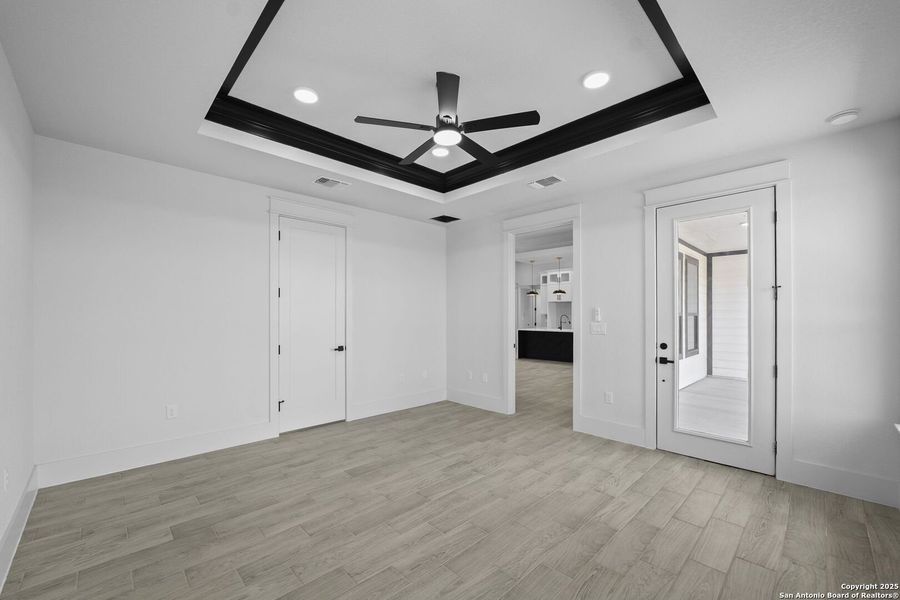 Spacious, unfurnished interior of a new home in , Floresville (Image 50). Spacious, unfurnished interior of a new home in , Floresville (Image 50).