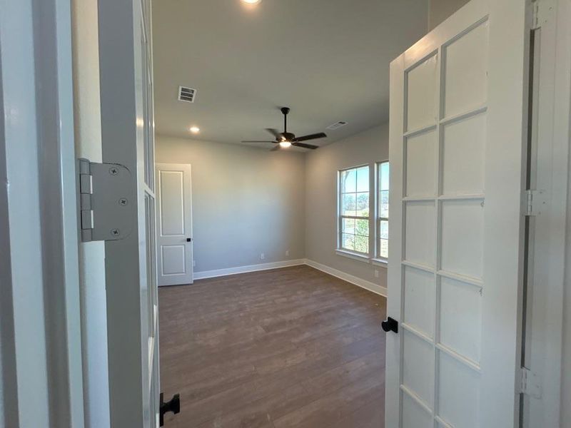 Spacious, unfurnished interior of a new home in Creekview Addition, Van Alstyne (Image 13).