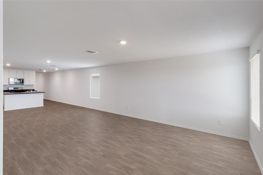 Spacious, unfurnished interior of a new home in Prairie Lakes, Buda (Image 11). Spacious, unfurnished interior of a new home in Prairie Lakes, Buda (Image 11).