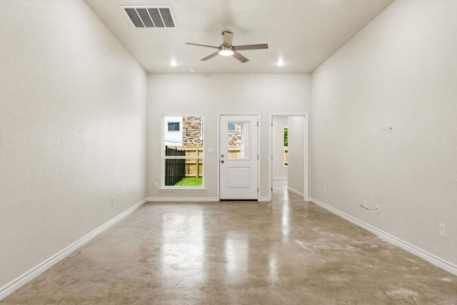 Spacious, unfurnished interior of a new home in , Copperas Cove (Image 21).