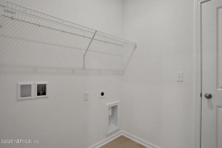 Spacious, unfurnished interior of a new home in Bellbrooke, Jacksonville (Image 26).