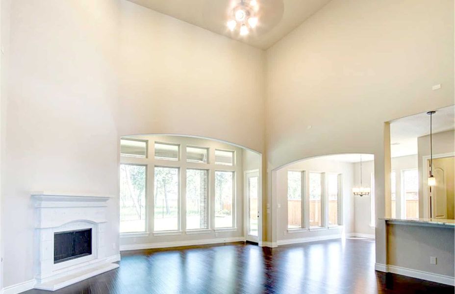 Representative unfurnished interior of a home built from the 4198 by Ravenna Homes in The Woodlands Hills 65′, Willis (Image 20).