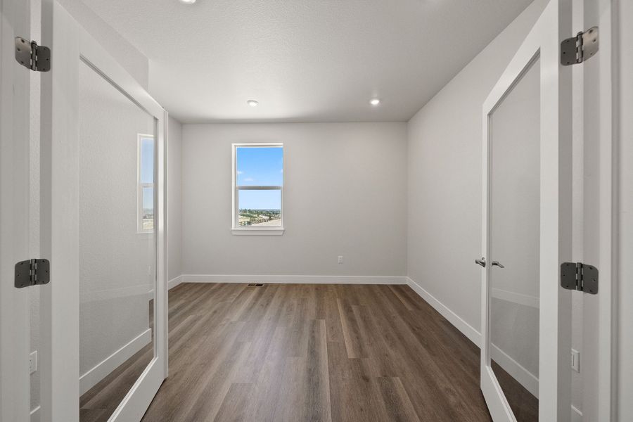 Spacious, unfurnished interior of a new home in Trumark Homes at Tanterra, Parker (Image 25). Spacious, unfurnished interior of a new home in Trumark Homes at Tanterra, Parker (Image 25).