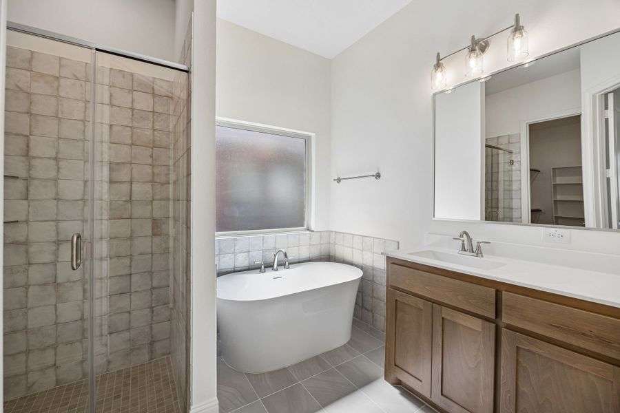Furnished interior view inside a new home in Country Lakes, Denton (Image 10).