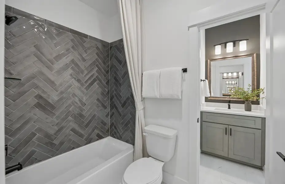Representative furnished interior of a home built from the Lindale by Pulte Homes in Blue Creek Trails, Richmond (Image 15). Representative furnished interior of a home built from the Lindale by Pulte Homes in Blue Creek Trails, Richmond (Image 15).