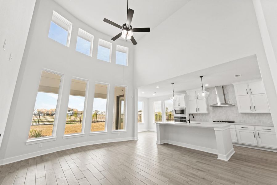 Representative image. Features, specifications, selections and colors may vary. Representative image. Features, specifications, selections and colors may vary.