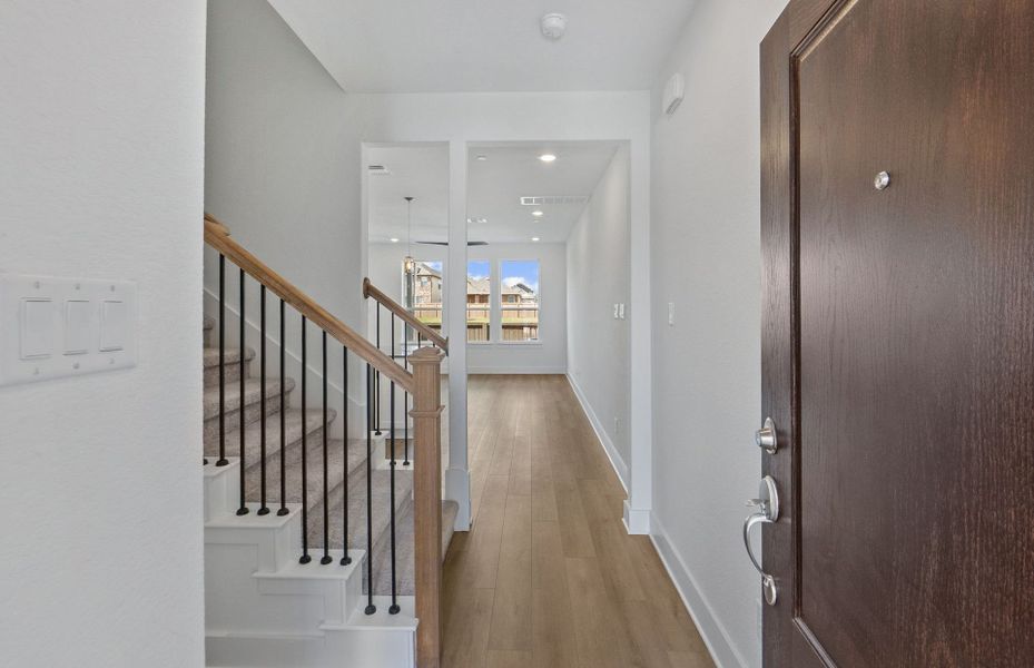 Spacious, unfurnished interior of a new home in Northpoint at Old Settlers, Round Rock (Image 37).