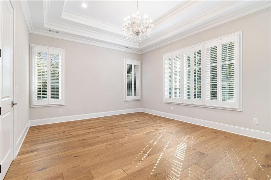 Spacious, unfurnished interior of a new home in , Brookhaven (Image 30).