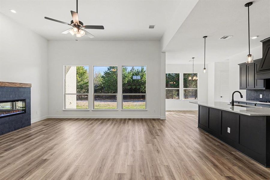 Spacious, unfurnished interior of a new home in Sagebrush Addition, Midlothian (Image 29).