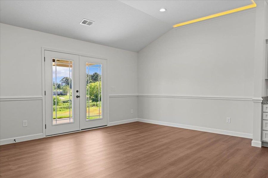 Spacious, unfurnished interior of a new home in Mills Gin, Campobello (Image 11).