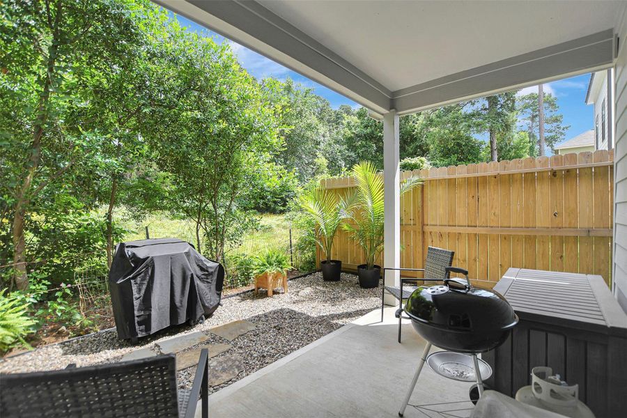 Exterior details and patio area of a home in Lake Conroe Village, Montgomery (Image 3).