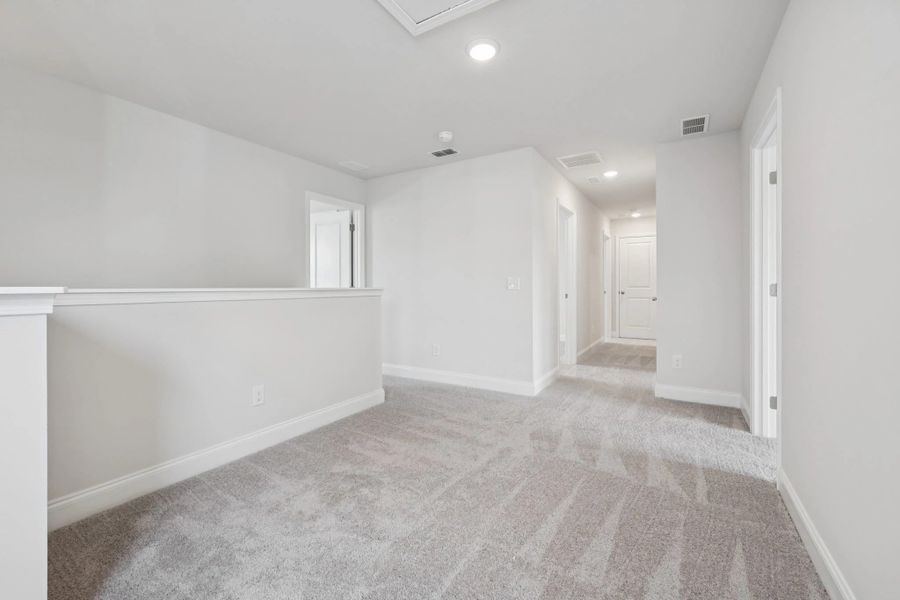 Spacious, unfurnished interior of a new home in Cades Bluff, Lebanon (Image 43).