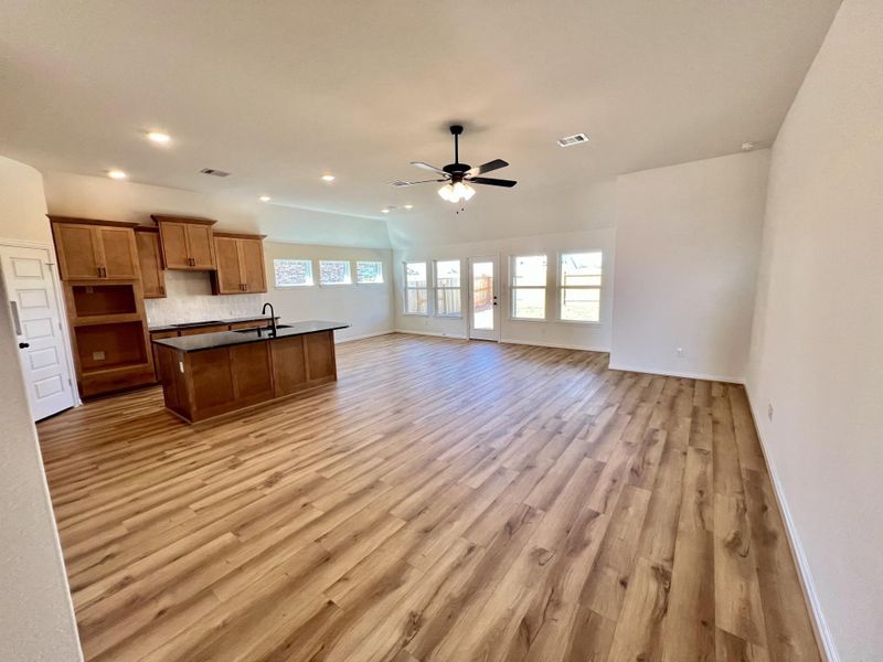 Spacious, unfurnished interior of a new home in Oakwood Estates, Waller (Image 22).