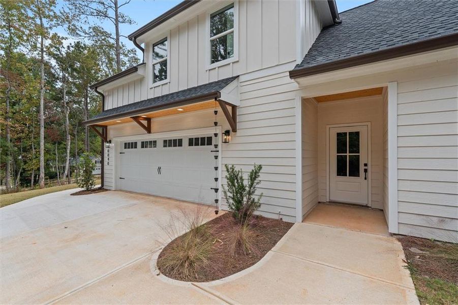 Exterior details and patio area of a home in , Villa Rica (Image 28).