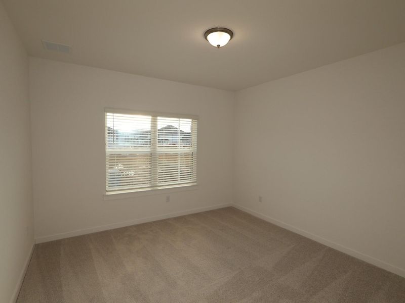Spacious, unfurnished interior of a new home in Edgewood, Leander (Image 7).
