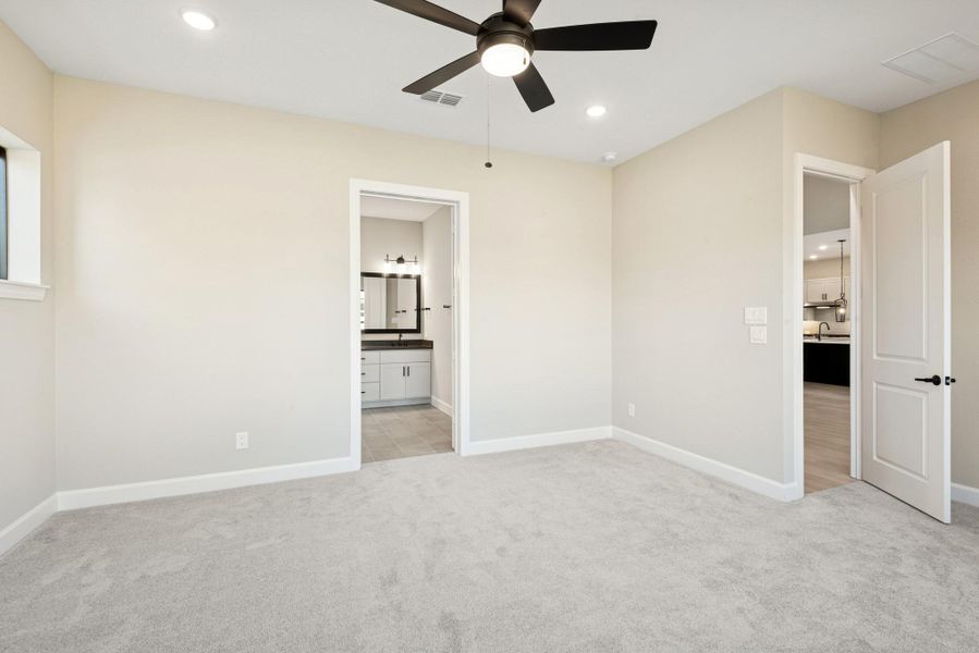 Spacious, unfurnished interior of a new home in Riceland 60’ Homesites, Mont Belvieu (Image 26). Spacious, unfurnished interior of a new home in Riceland 60’ Homesites, Mont Belvieu (Image 26).