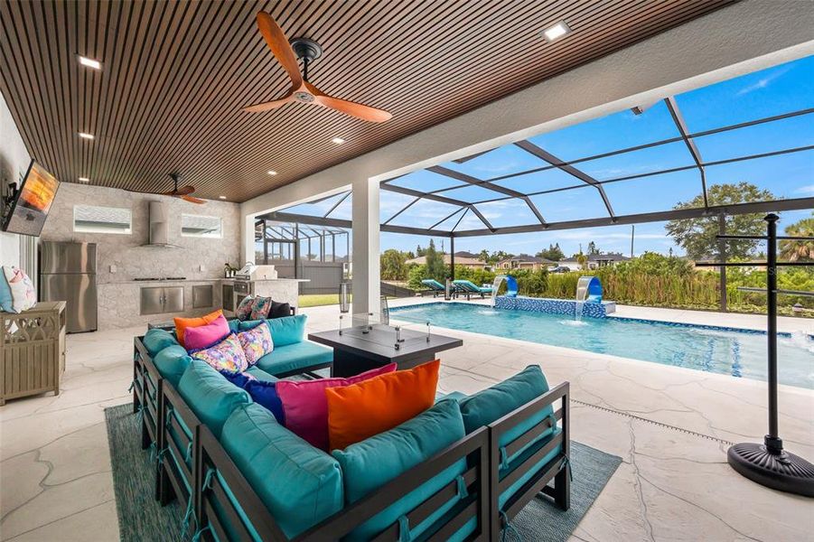 Exterior details and patio area of a home in , Cape Coral (Image 29).
