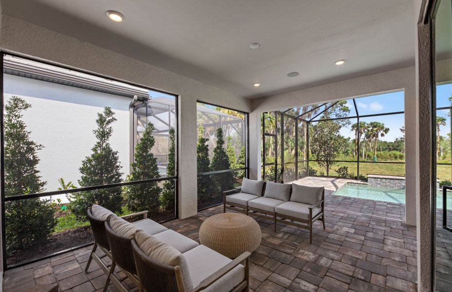 Spacious covered lanai