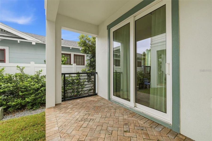 Exterior details and patio area of a home in , Tampa (Image 3).