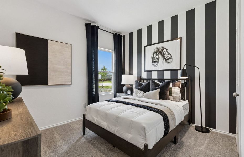 Representative furnished interior of a home built from the Livingston by Pulte Homes in Cottonwood, Howe (Image 7).