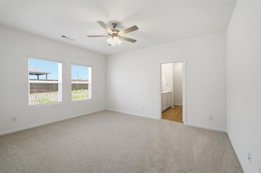 Spacious, unfurnished interior of a new home in Westridge, McKinney (Image 15).