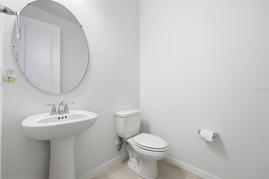 Furnished interior view inside a new home in , Orlando (Image 15).