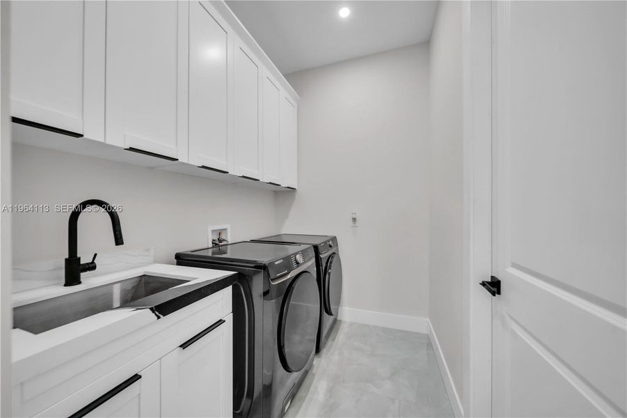 Furnished interior view inside a new home in , Cape Coral (Image 7).