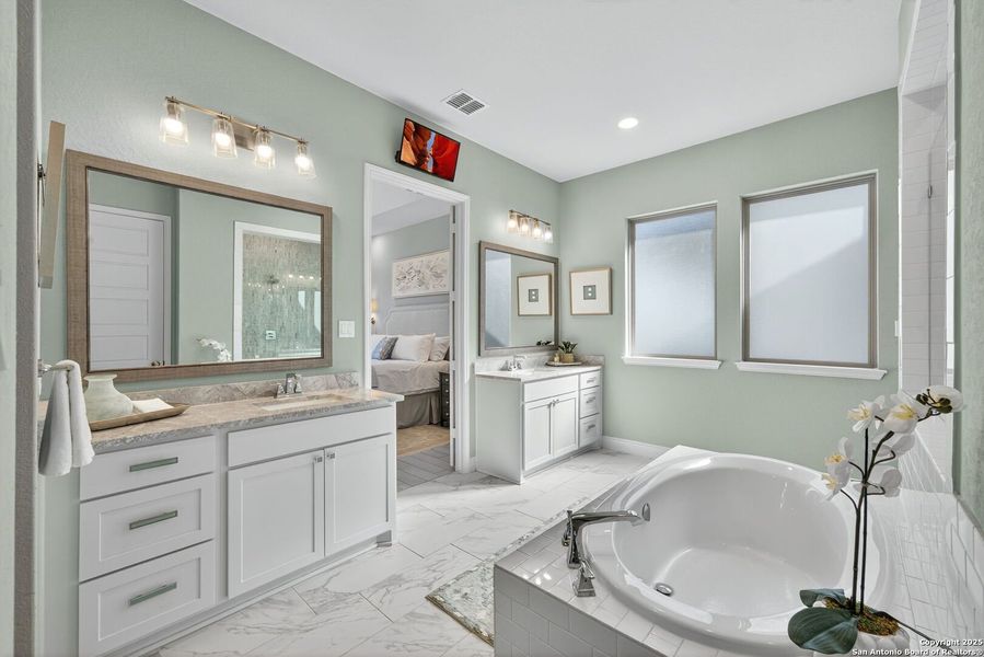 Furnished interior view inside a new home in Cibolo Canyons 60', San Antonio (Image 28).