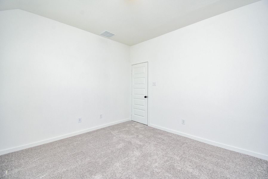 Spacious, unfurnished interior of a new home in Glendale Lakes, Arcola (Image 23).