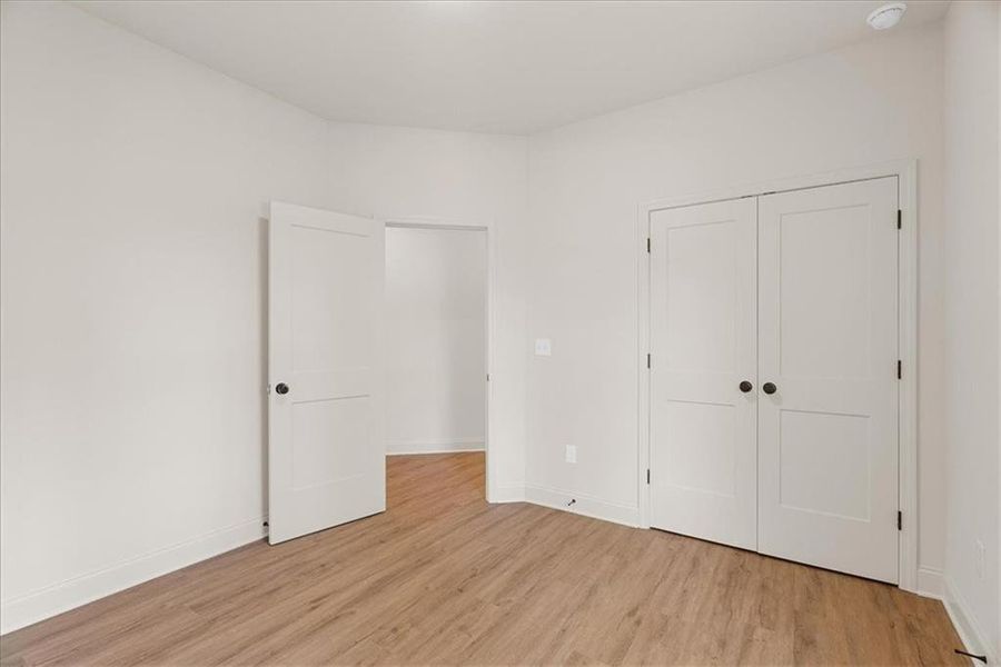 Spacious, unfurnished interior of a new home in , Calhoun (Image 11).