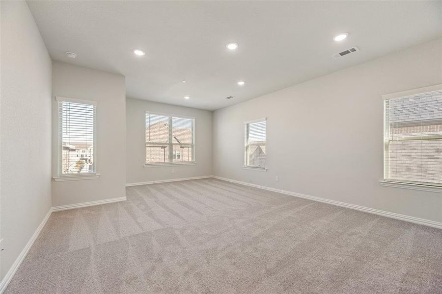 Spacious, unfurnished interior of a new home in , Frisco (Image 22).