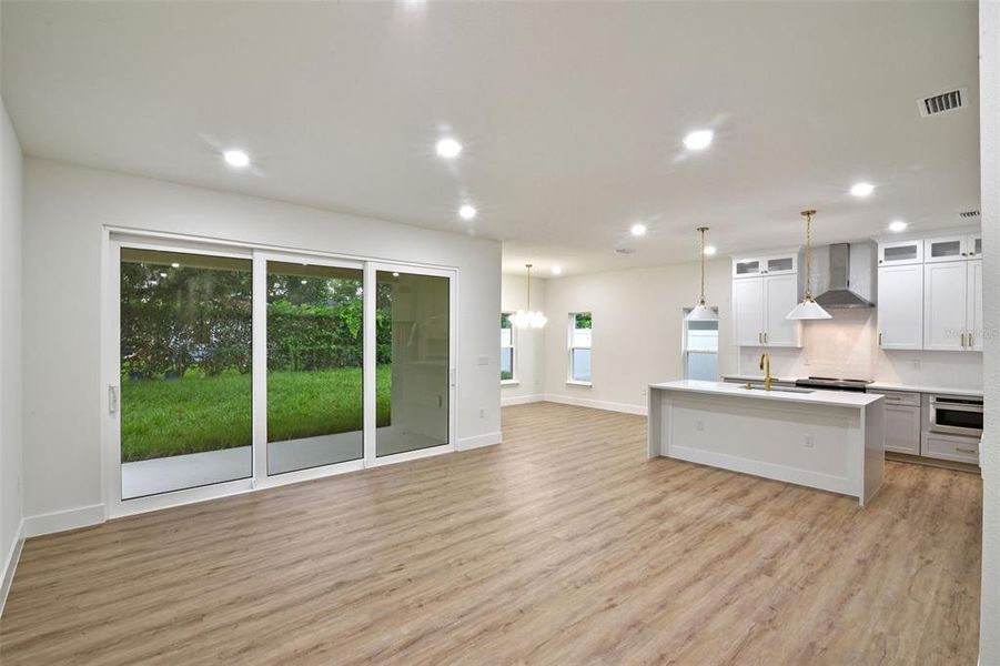 Furnished interior view inside a new home in , Orlando (Image 6).