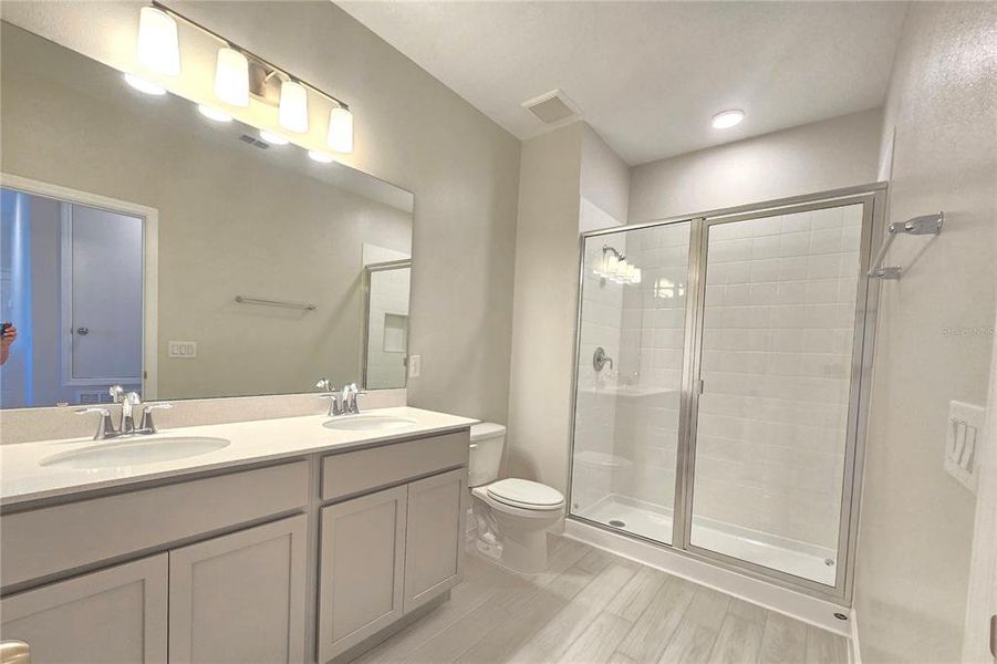 Furnished interior view inside a new home in Bay Lake Farms, St. Cloud (Image 17).