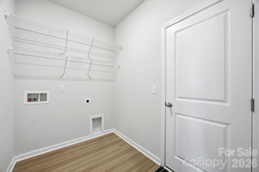 Spacious, unfurnished interior of a new home in Stagecoach Station, Gastonia (Image 31).