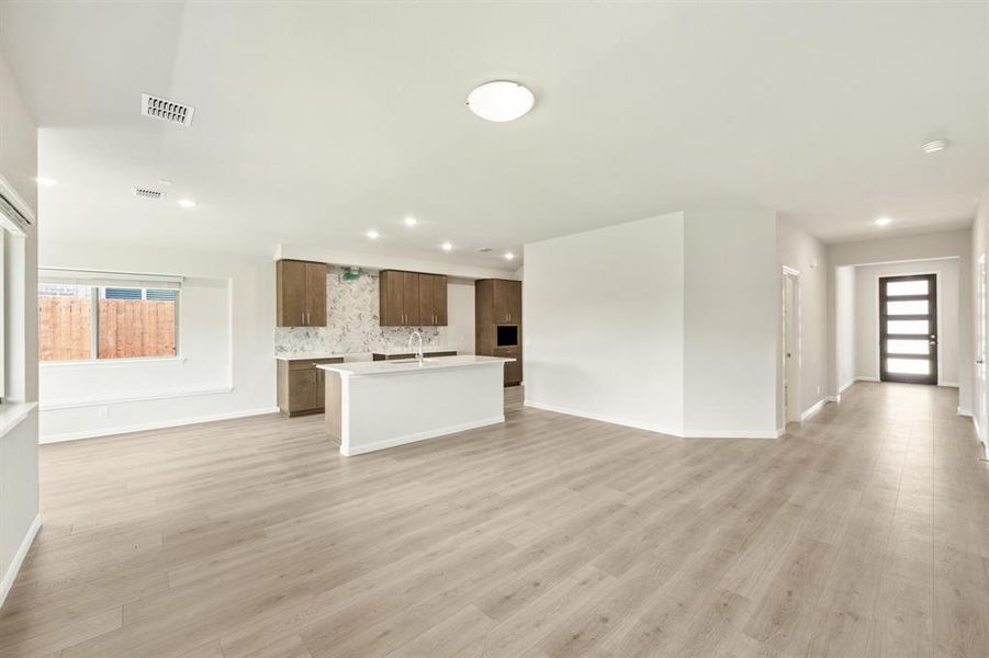 Image 28 of a home in Godley Ranch Elements. Image 28 of a home in Godley Ranch Elements.