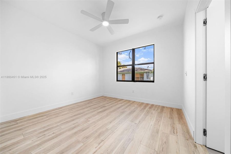 Spacious, unfurnished interior of a new home in , Palm Bay (Image 28).