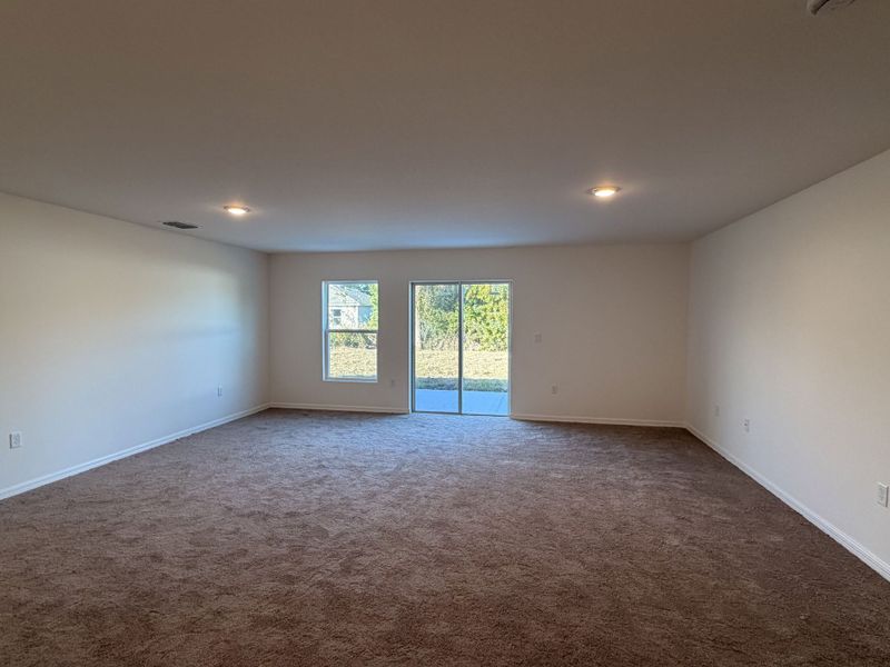 Spacious, unfurnished interior of a new home in Palm Bay, Palm Bay (Image 6).