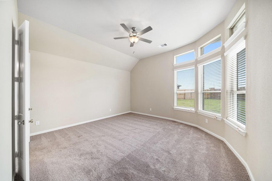 Spacious, unfurnished interior of a new home in The Highlands, Porter (Image 17). Spacious, unfurnished interior of a new home in The Highlands, Porter (Image 17).