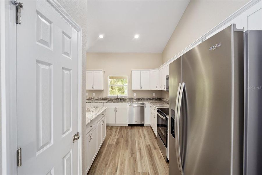 Furnished interior view inside a new home in , Dunnellon (Image 13).