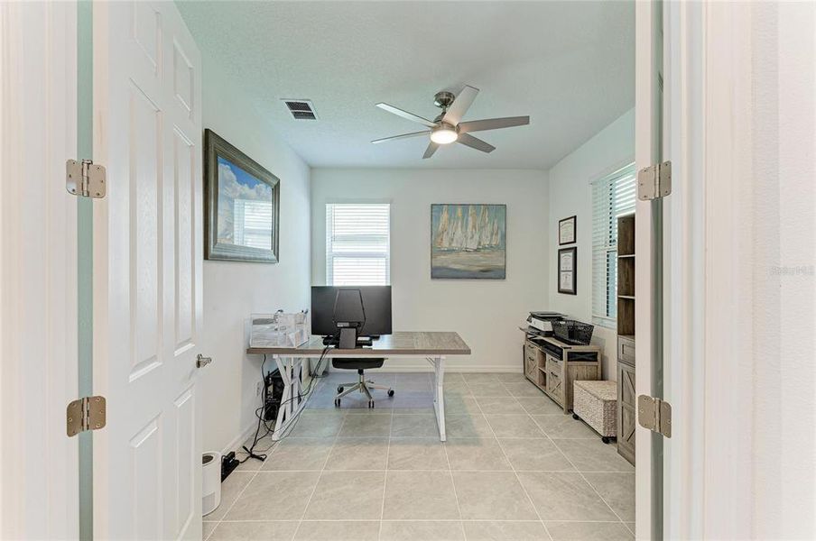 Furnished interior view inside a new home in , Lakewood Ranch (Image 46).