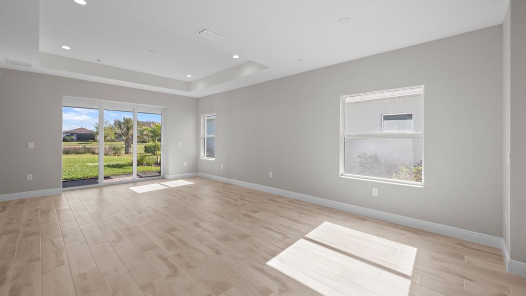 Spacious, unfurnished interior of a new home in Verandah, Fort Myers (Image 16).