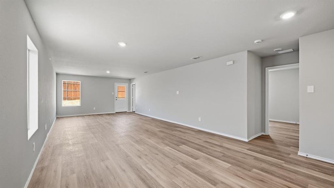 Spacious, unfurnished interior of a new home in Sunnycreek, Crowley (Image 26).