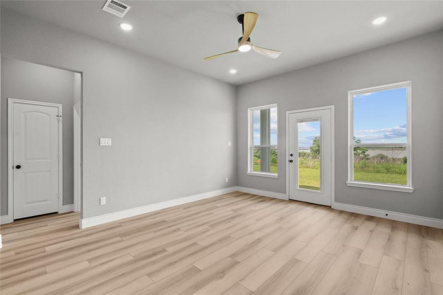 Image 38 of a home in .