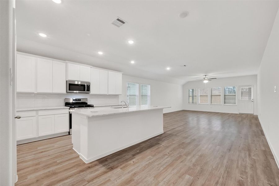 Furnished interior view inside a new home in Rollingbrook Estates, Baytown (Image 15).