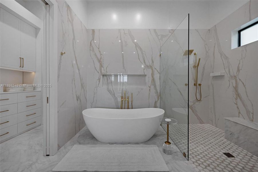 Furnished interior view inside a new home in , Key Largo (Image 7).